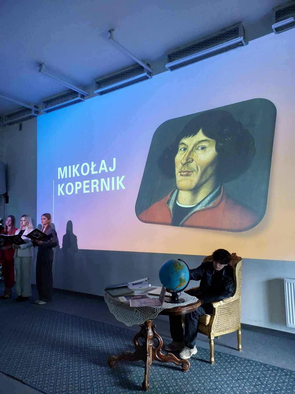 Zdjęcie Rok Kopernika (3)e537a4d8-d522-4cb0-9fc4-3dec5d6d3771.jpg w galerii Rok Mikołaja Kopernika w II LO